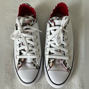 NWOT Converse Chuck Taylor All Star Ox Size 8